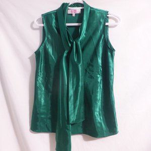 9 & CO, suit separates, xs, shiny green sleeveless pullover shirt, GUC